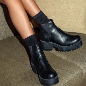 Princess Polly Chunky Black Lipstick Eamon Boots Sz 6